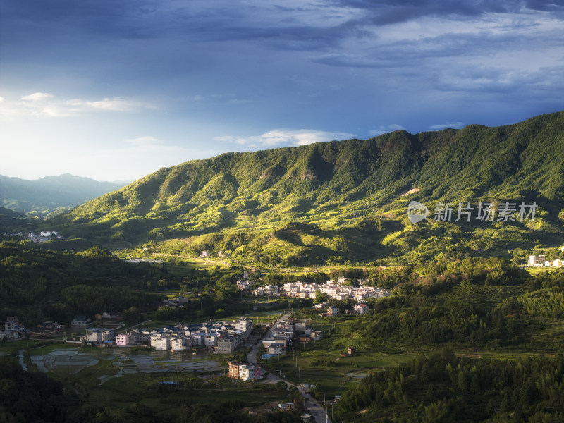 高山航拍云海日出