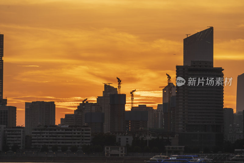 武汉武昌江滩晚霞风景