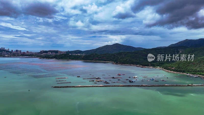 渔民海上海鲜养殖水产航拍图