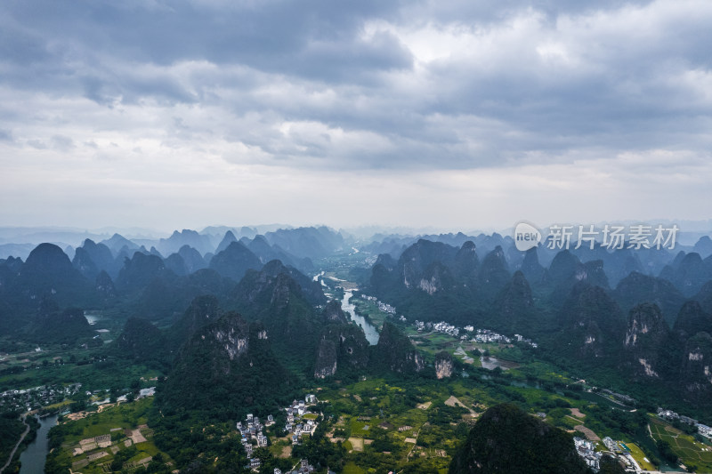 桂林阳朔漓江山水自然风光航拍