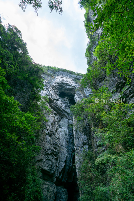 重庆武隆后坪乡天坑群景观