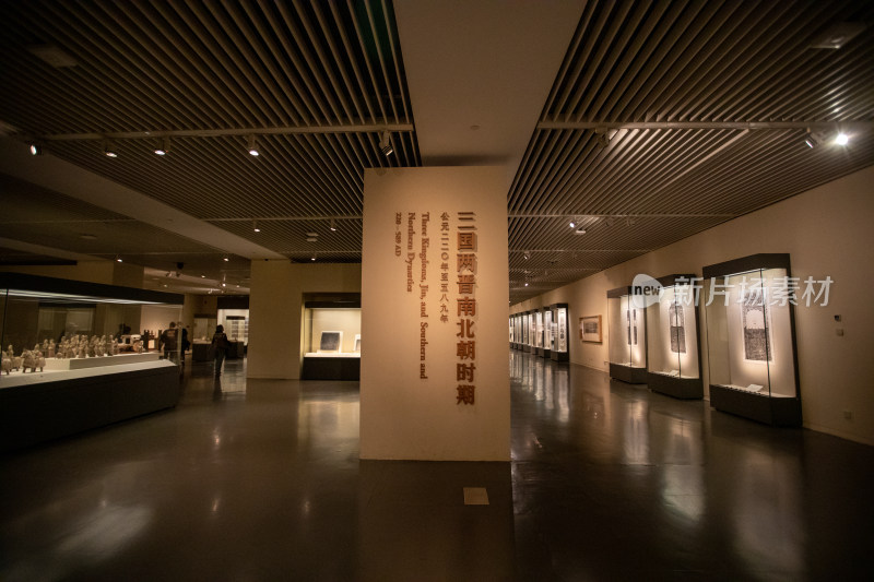 北京国家博物馆展览古董文物