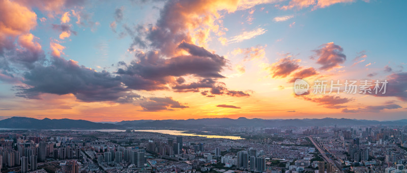 昆明城市的晚霞