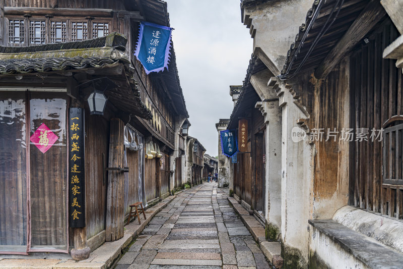 乌镇东栅古街道建筑风光