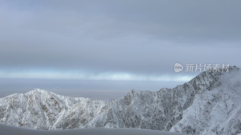 雪山雪景山峰天空自然风景