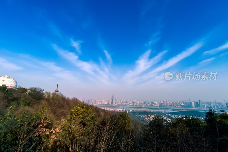 岳麓山上远眺星城壮丽云景