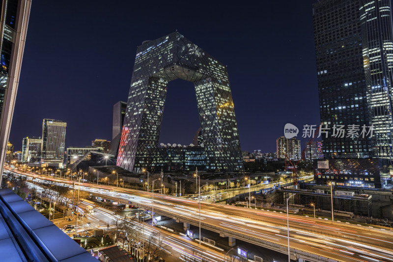 北京地标 央视大楼的夜间建筑美学