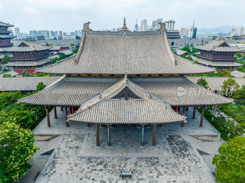 山西省大同市辽代华严寺高视角航拍风光