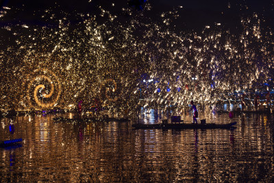 南京珍珠泉打铁花非遗民俗烟花节日过年