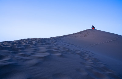 甘肃敦煌鸣沙山旅游景区沙漠自然风光