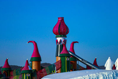 冰雪主题游乐园多彩建筑风景