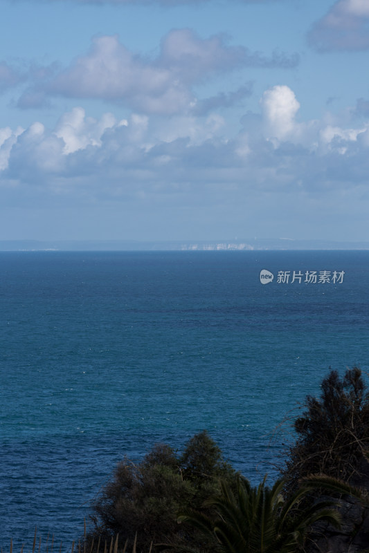 波涛汹涌的大海