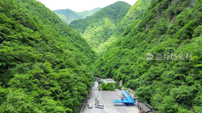 航拍湖北神农架官门山景区