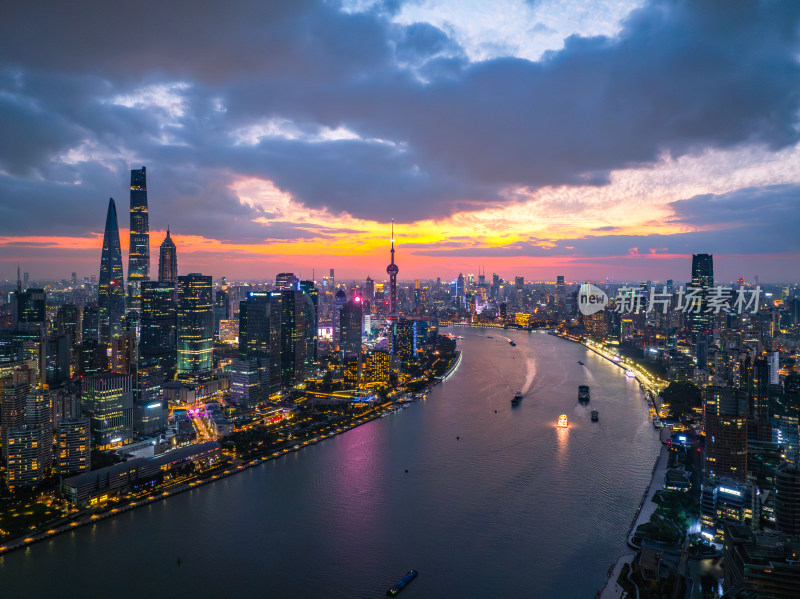 上海陆家嘴浦江外滩夜景航拍