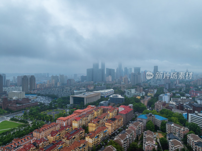 大连城市核心商务区穿云特写