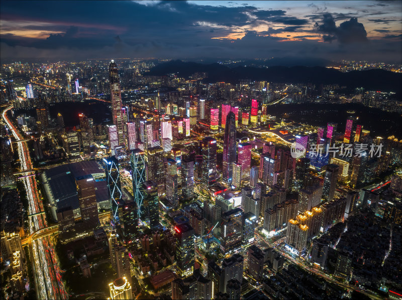 深圳福田CBD大湾区平安大厦夜景蓝调航拍