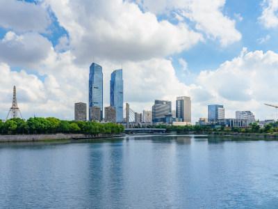 湖州龙溪大桥城市天际线天空云朵倒影背景