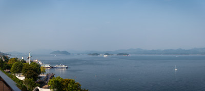 烟波浩渺的千岛湖光山色全景图