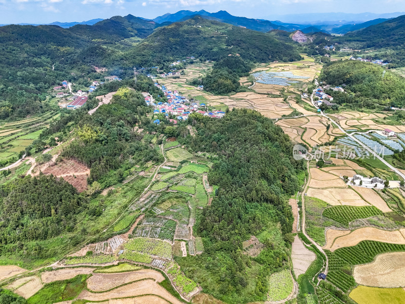 山川丘陵美丽乡村田园航拍图