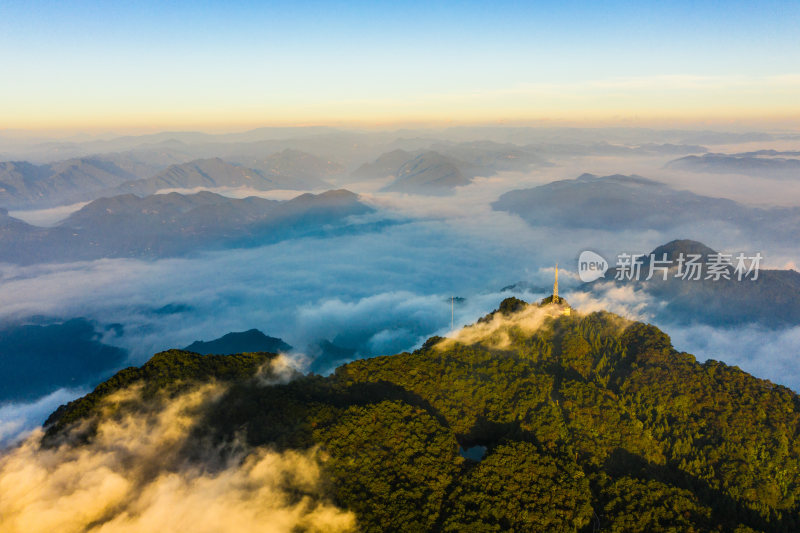 航拍山顶晨曦日出云海