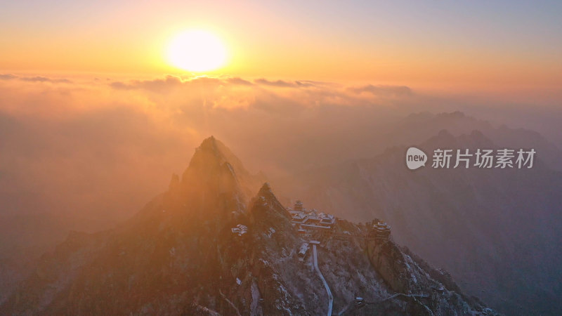 河南洛阳老君山雪景