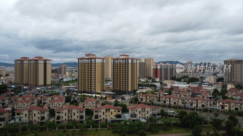 航拍广东省东莞市清溪镇风雨欲来城市风光