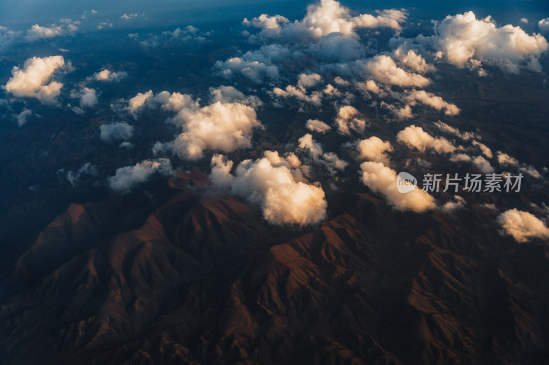 飞机空中拍摄祁连山脉