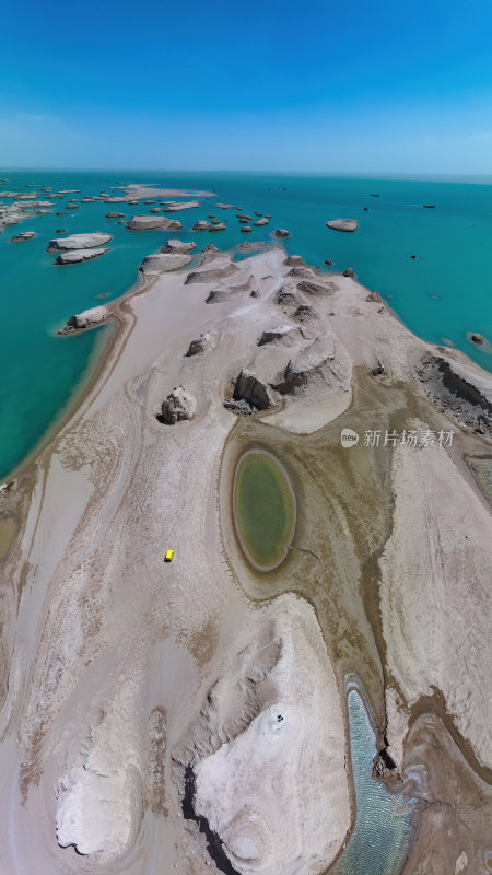 青海海西州乌素特水上雅丹奇异地貌高空航拍