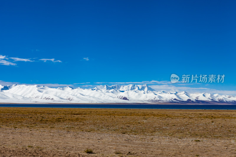 纳木措雪山风光