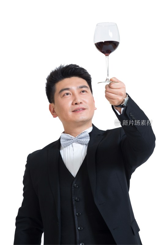 棚拍中年商务男士端酒杯