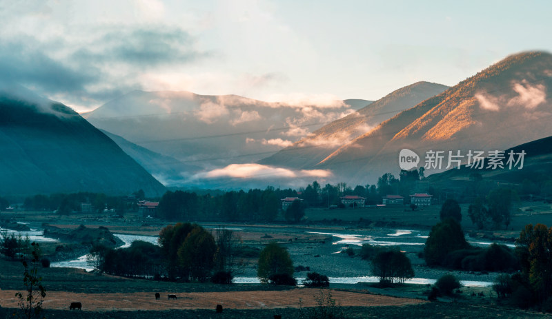 川西新都桥318秋色日出红叶贡嘎美景