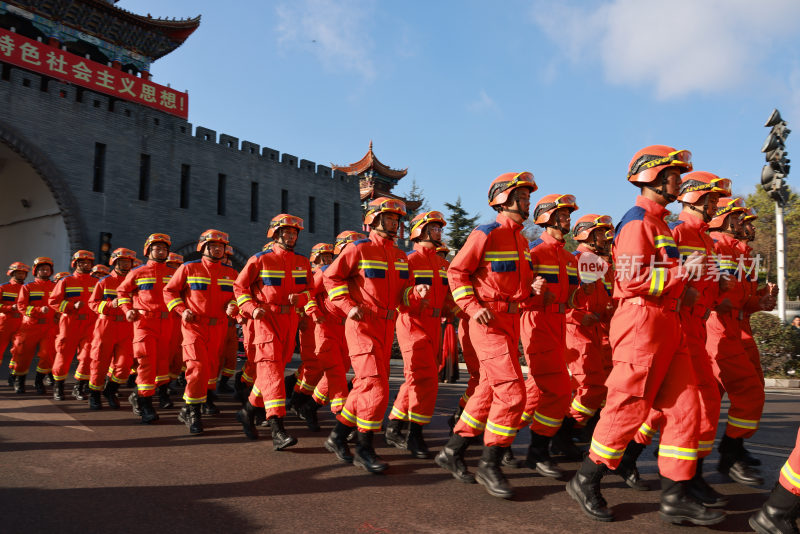 穿城跑健身活动迎接新年