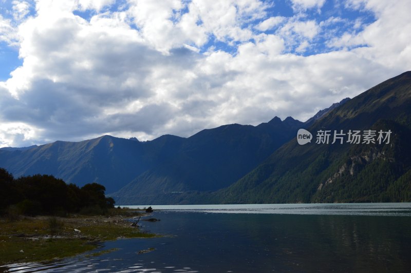 西藏巴松措景区风景