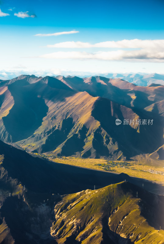 空中飞机俯拍西藏山脉山河自然风景