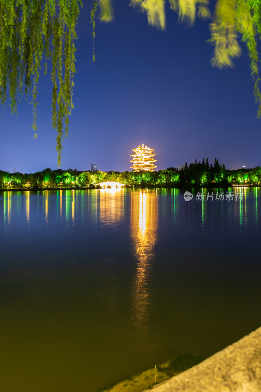 山东济南大明湖超然楼CBD夜景晚霞