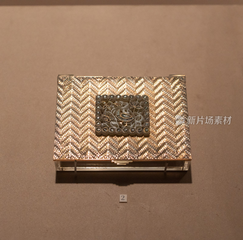 香港两依藏博物馆藏卡地亚化妆盒