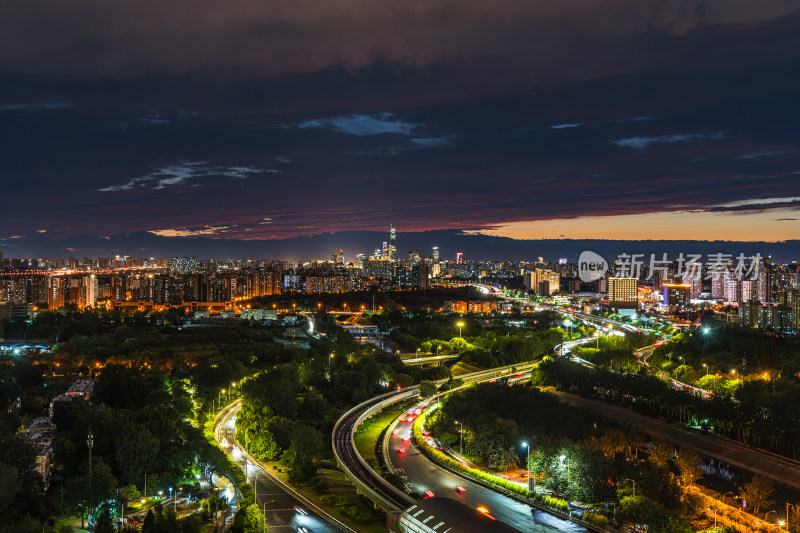 北京夜景 车流交织的都市夜色