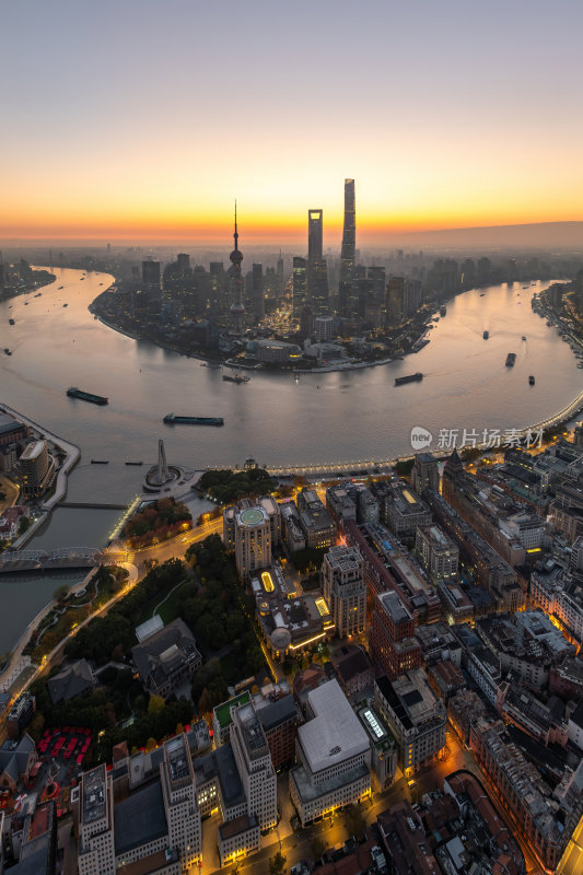 上海外滩陆家嘴城市建筑群城市天际线航拍