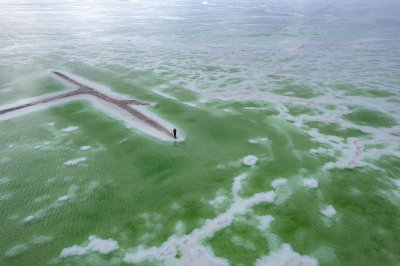 青海海西州茫崖翡翠湖网红盐湖高空航拍