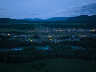 夏季的新疆禾木村夜景