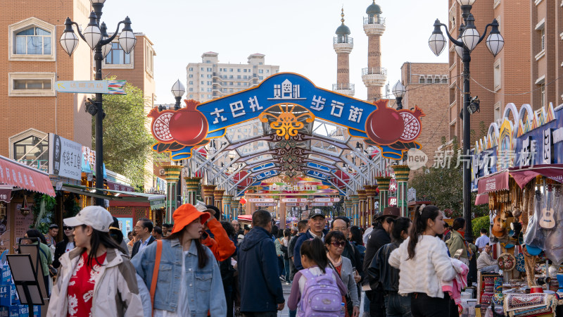 中秋节假期的中国新疆国际大巴扎