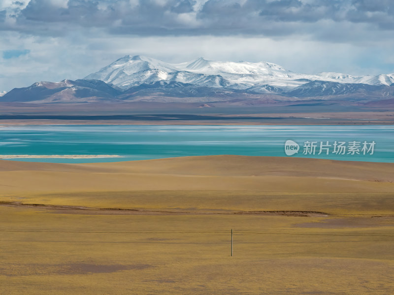 西藏那曲地区无人区达则措雪山湖泊高空航拍