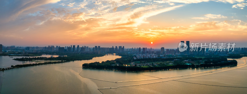 湖北武汉金银湖半岛庄园户外营地远景晚霞