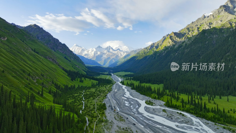 航拍雪山森林河流风景