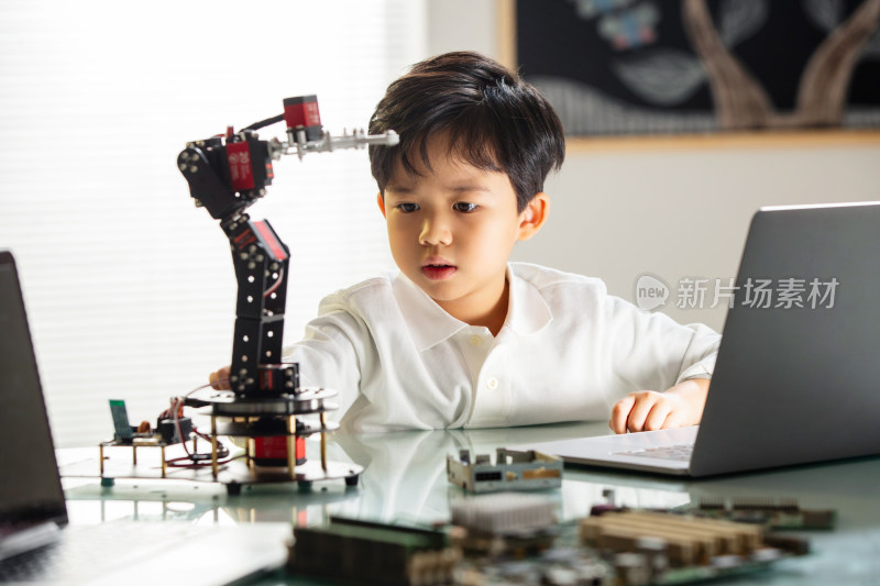 小学生学习机器人编程