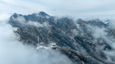 高山雪后云海航拍