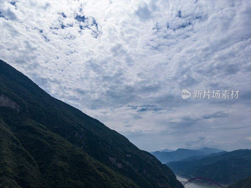 雄伟壮观长江三峡风光虎跳峡