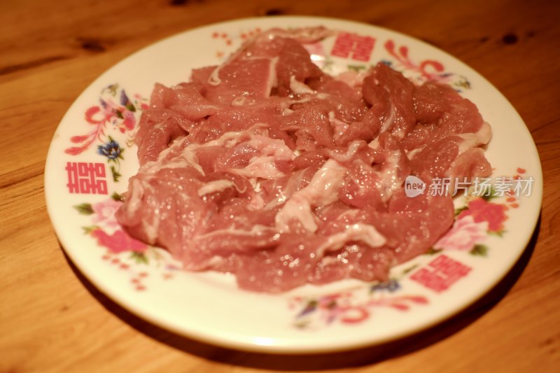 嫩猪肉片火锅配菜