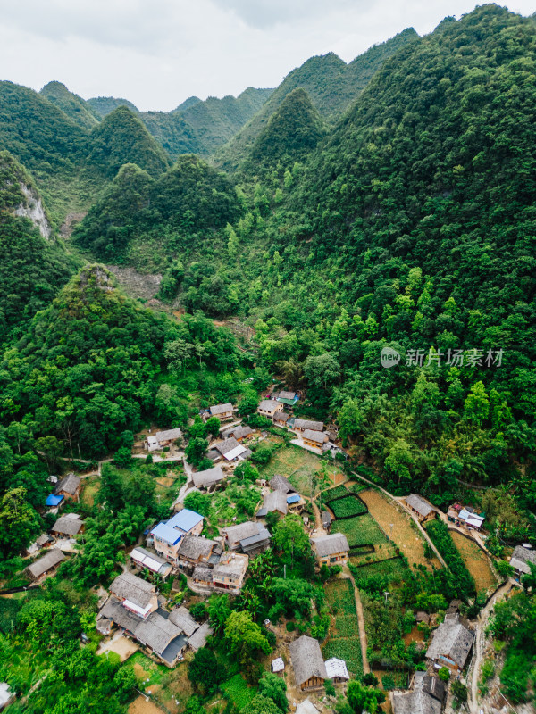 安顺格凸河风景区大河苗寨