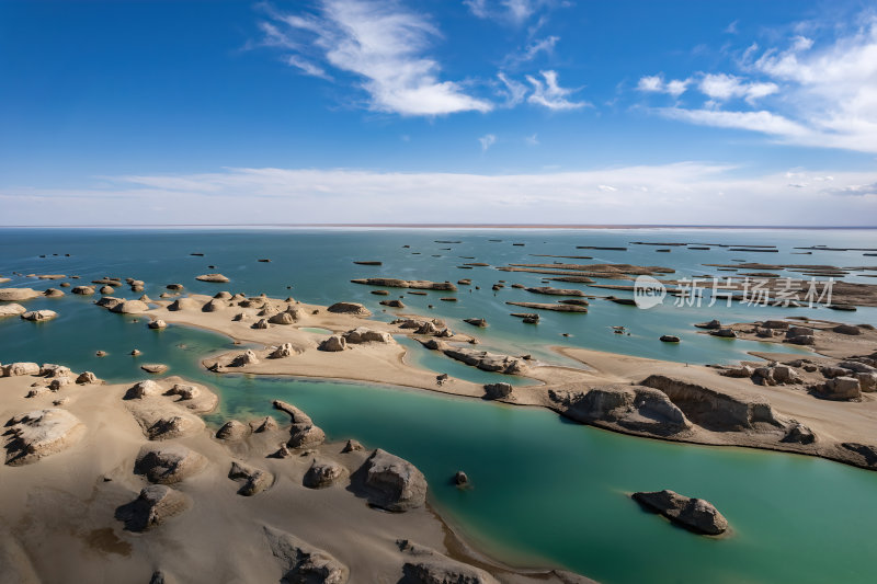 青海海西州乌素特水上雅丹奇异地貌高空航拍